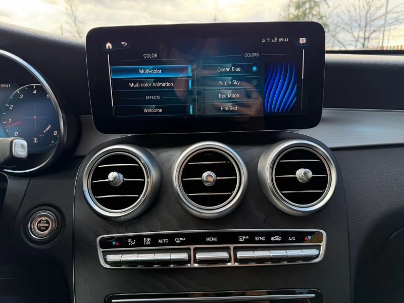 Used 2021 Mercedes-Benz GLC 300 4MATIC image 34