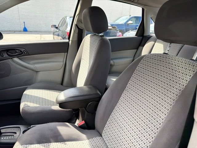 Used 2006 Ford Focus ZX4 Sedan FWD image 13