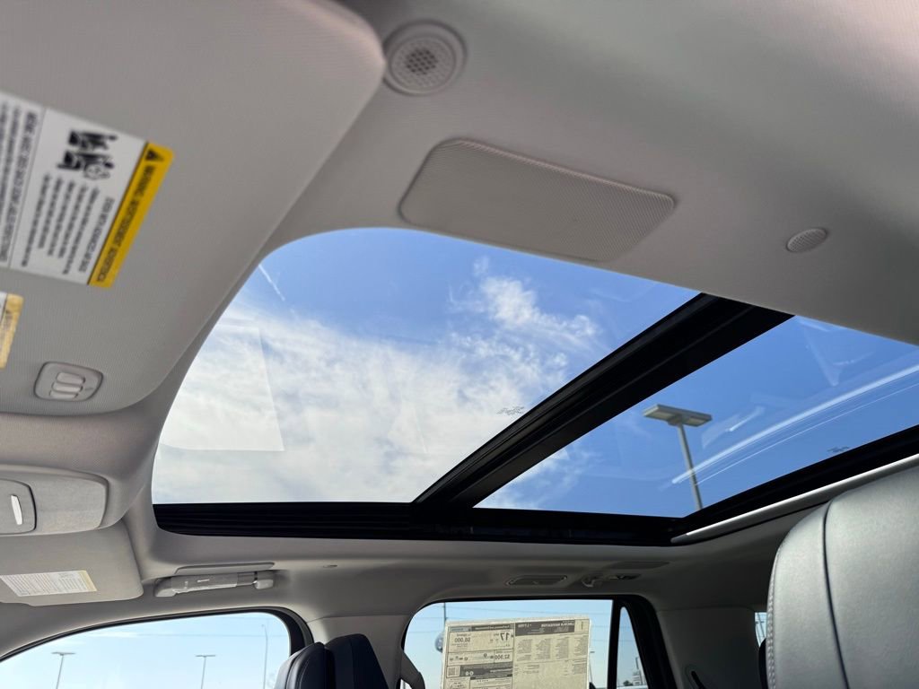 New 2026 Lincoln Navigator L Reserve AWD/4WD image 5