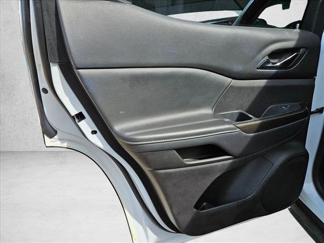 Used 2023 GMC Acadia SLT image 24