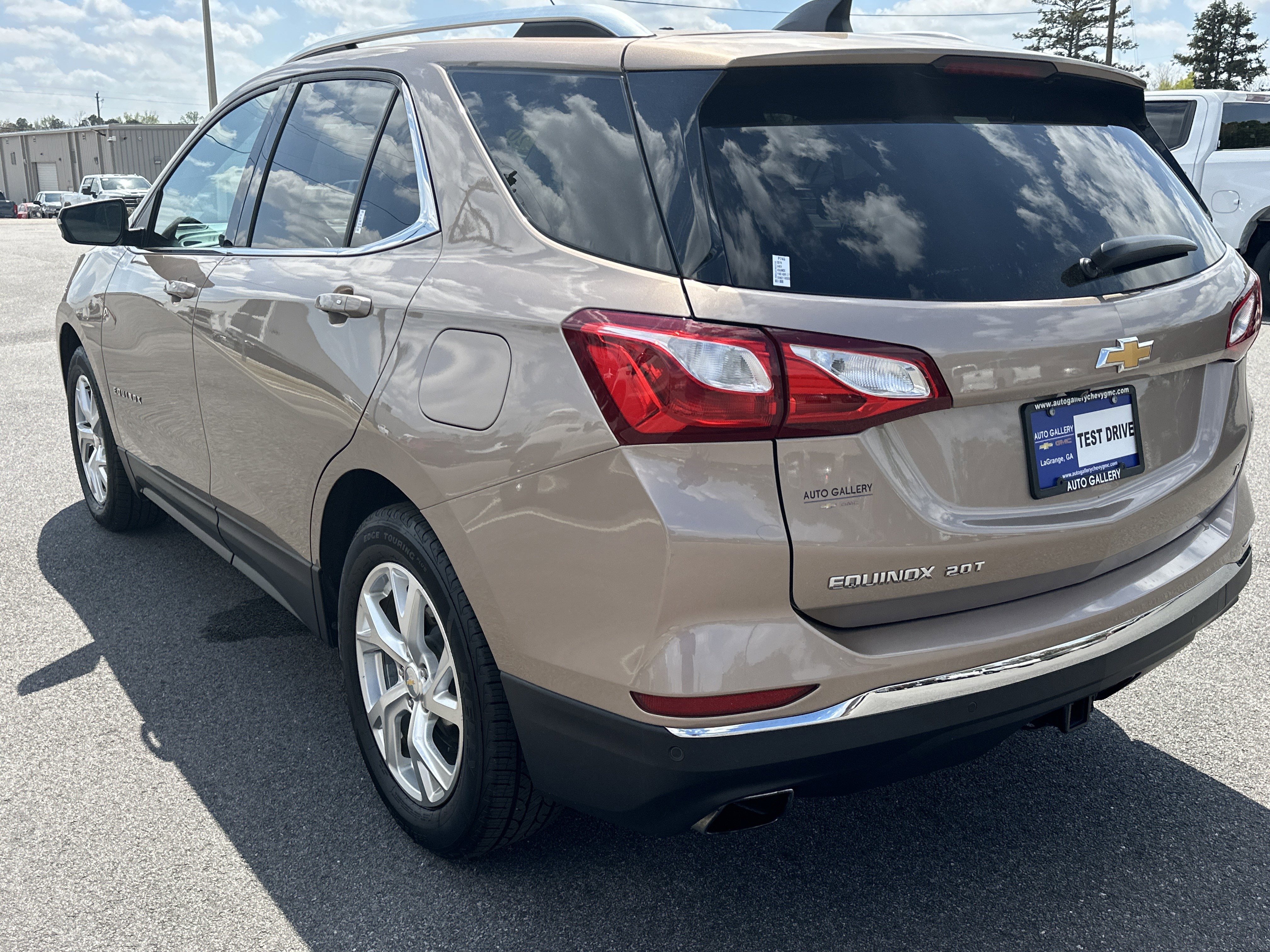 Used 2019 Chevrolet Equinox LT w/ Sun & Navigation Package image 8