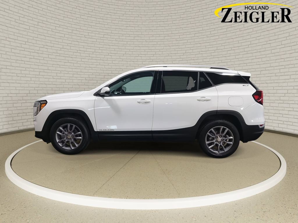 Used 2024 GMC Terrain SLT image 8