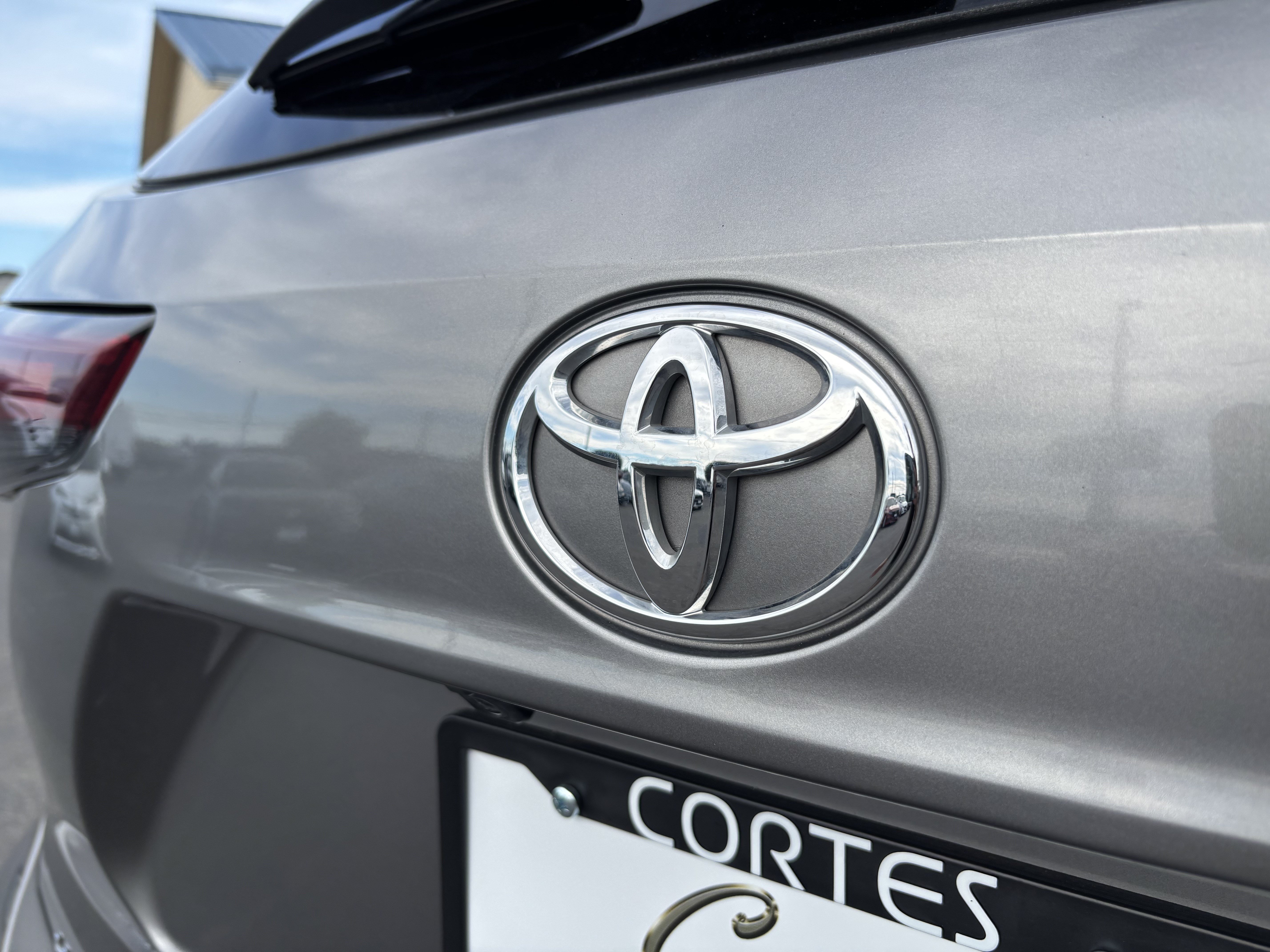 Used 2025 Toyota Highlander XLE AWD/4WD image 10