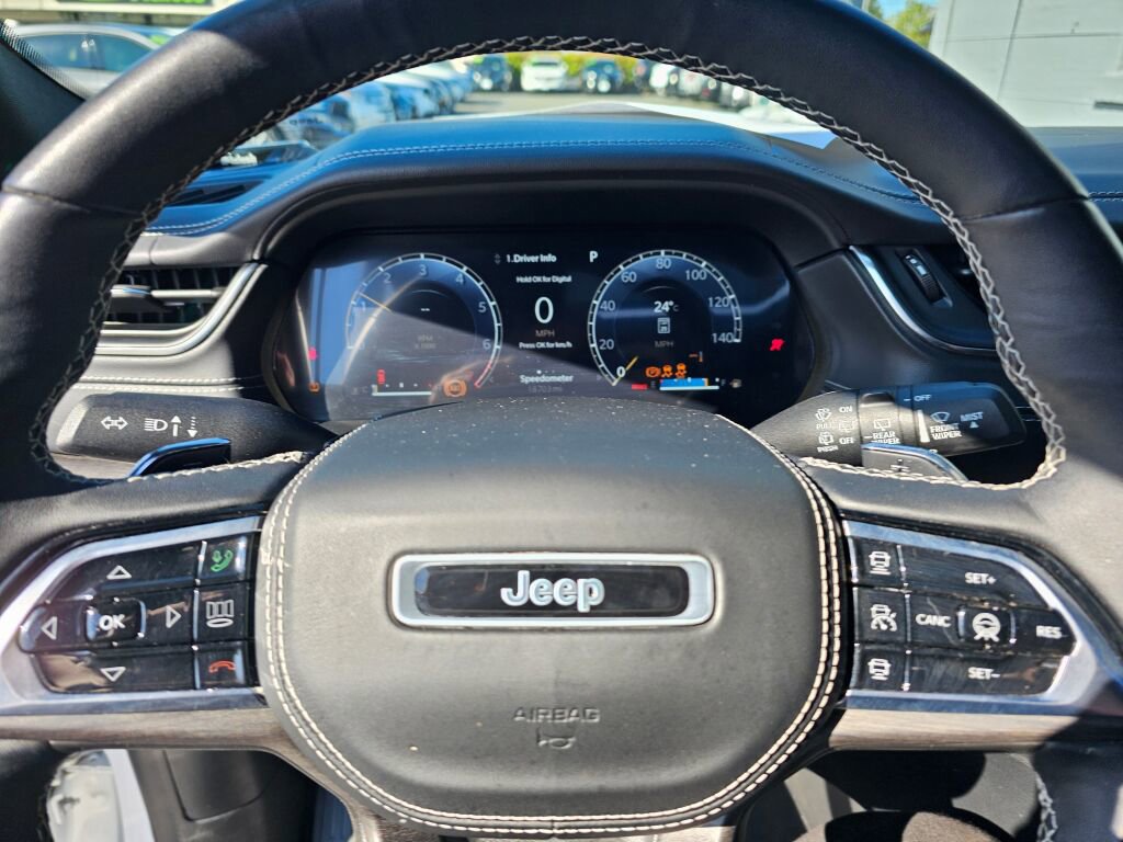 Used 2024 Jeep Grand Cherokee Overland w/ Advanced Protech Group III image 19