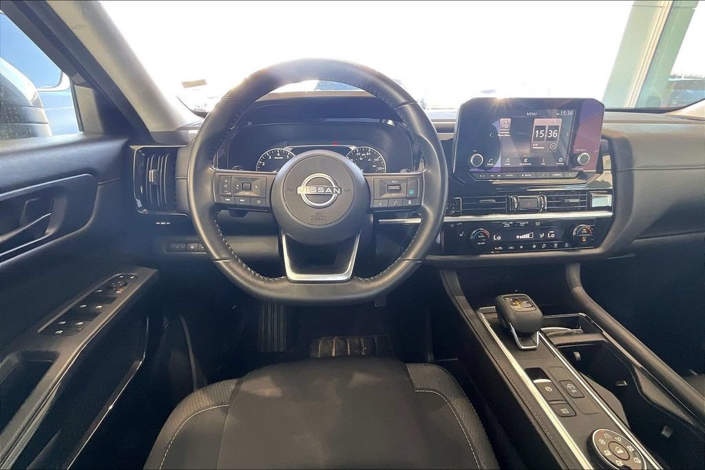 Used 2025 Nissan Pathfinder SV AWD/4WD image 5