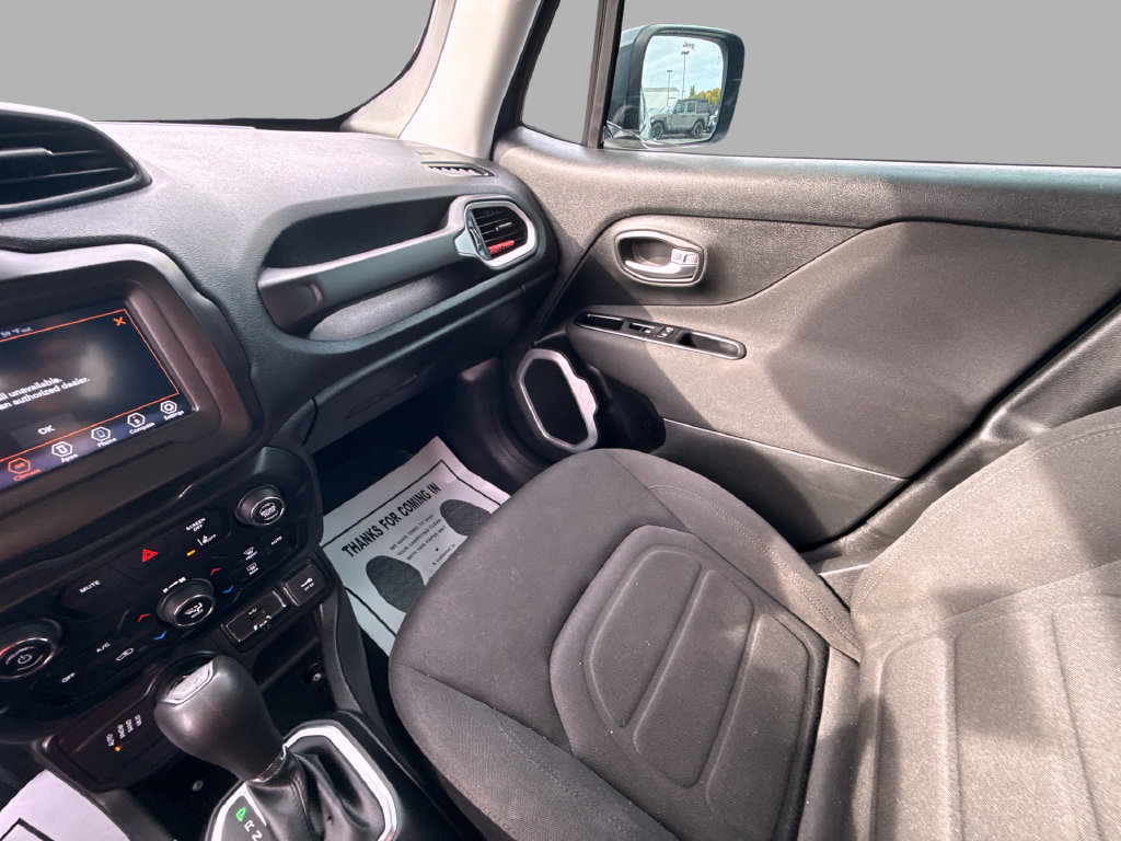 Used 2021 Jeep Renegade Latitude AWD/4WD image 18