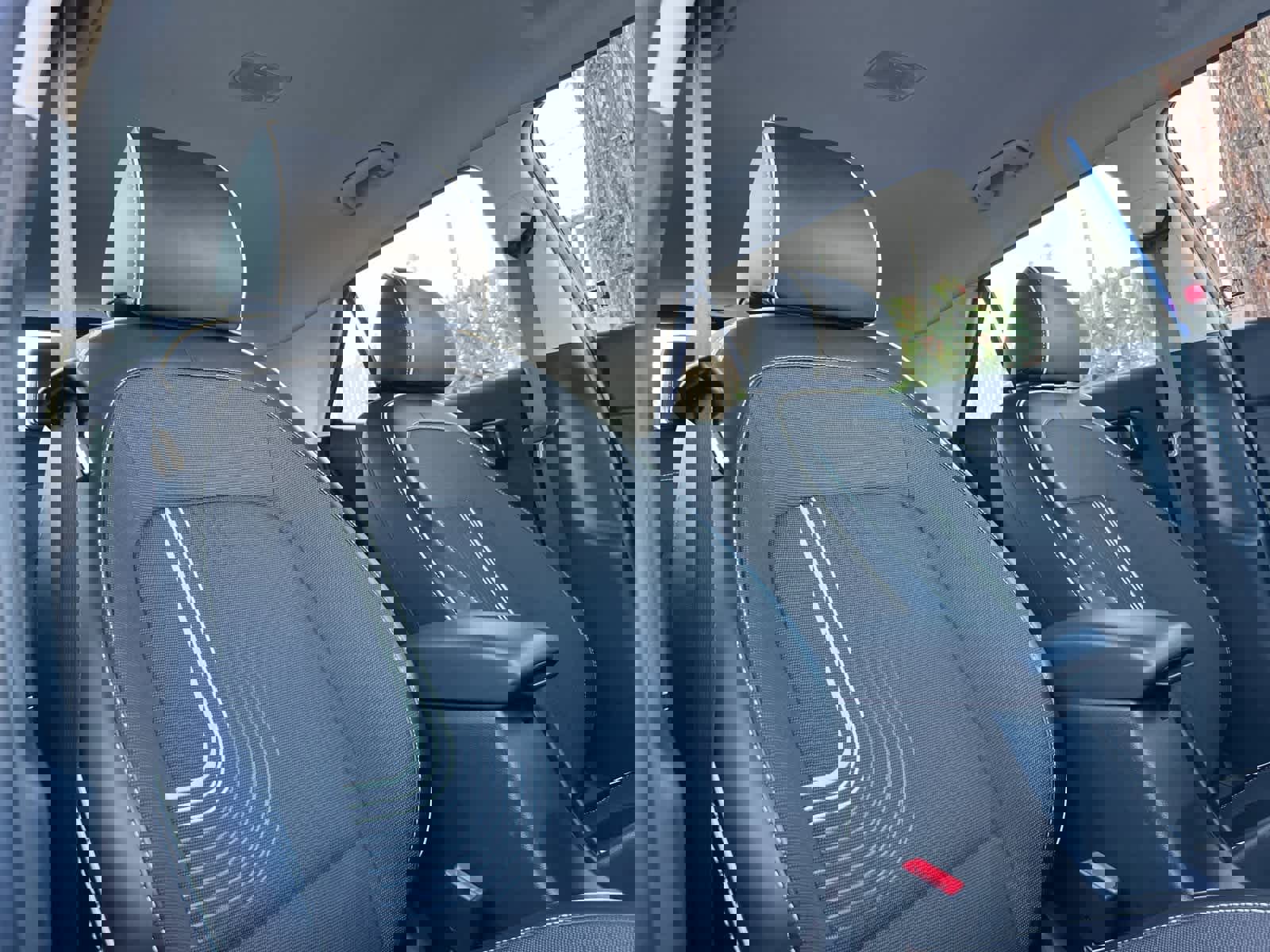 Certified 2022 Hyundai Venue Limited image 17