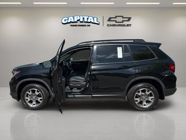 Used 2023 Honda Passport TrailSport image 4