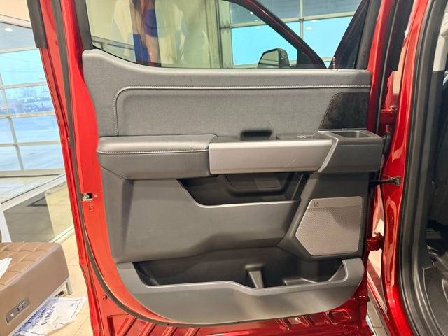 Used 2025 Ford F350 Lariat w/ Chrome Package image 18