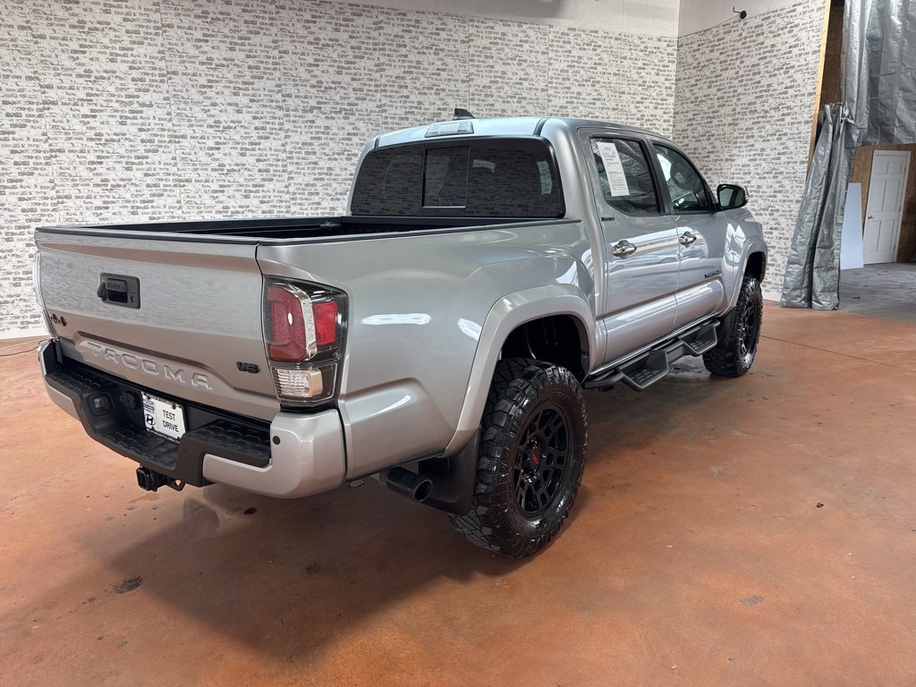 Used 2022 Toyota Tacoma Limited image 7