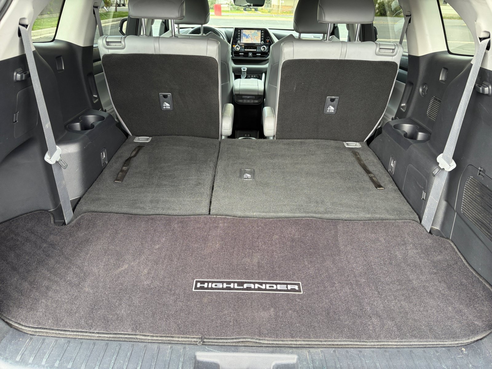 Used 2021 Toyota Highlander XLE AWD/4WD image 16