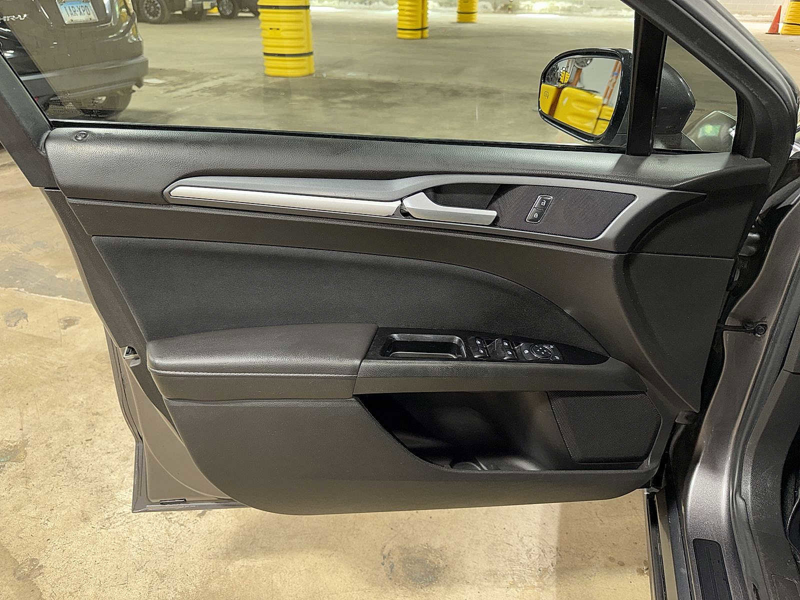 Used 2013 Ford Fusion SE FWD image 28