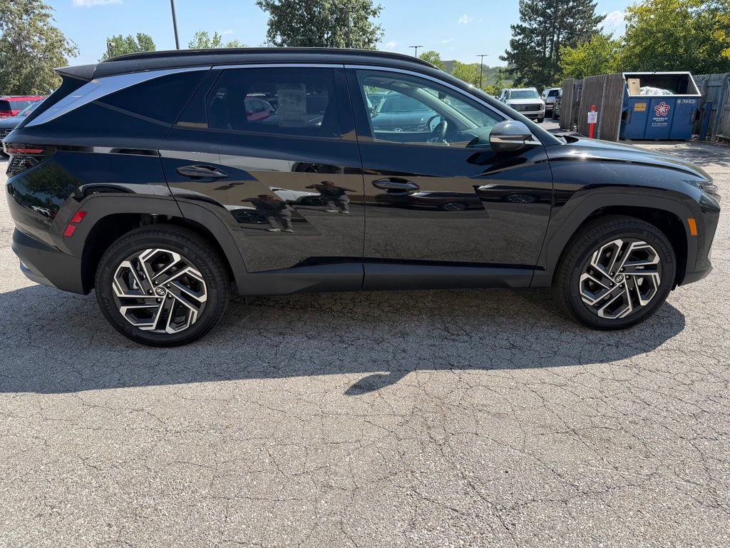 Used 2026 Hyundai Tucson Limited AWD/4WD image 3