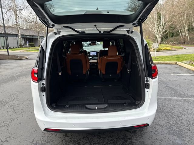 New 2026 Chrysler Pacifica Pinnacle image 12