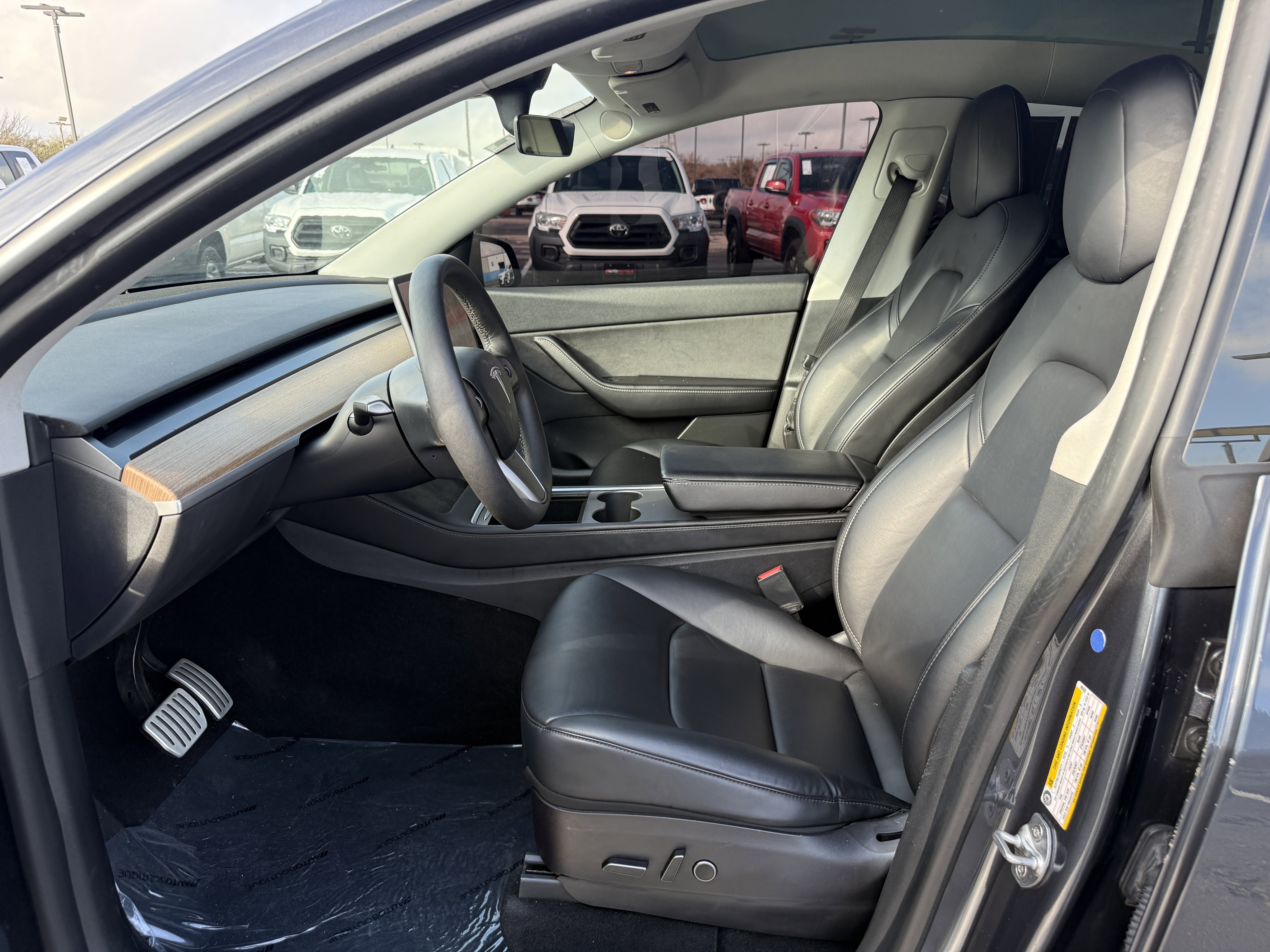 Used 2022 Tesla Model Y Performance image 46