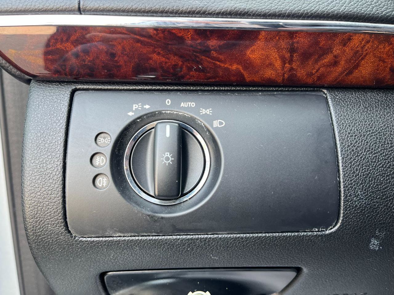 Used 2011 Mercedes-Benz GL 320 BlueTEC 4MATIC image 28