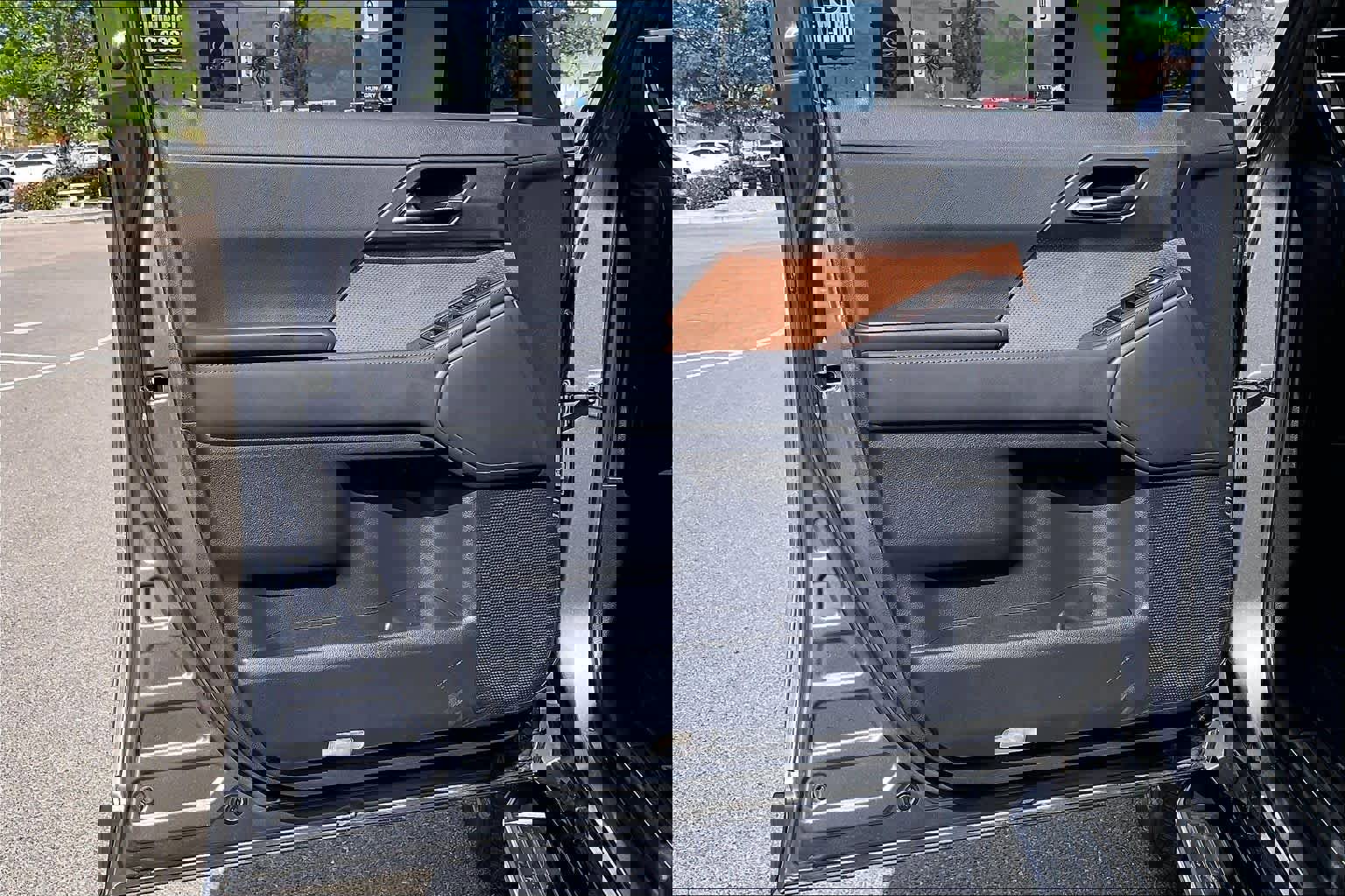 Certified 2024 Lexus GX 550 w/ Accessory Package (31) image 20