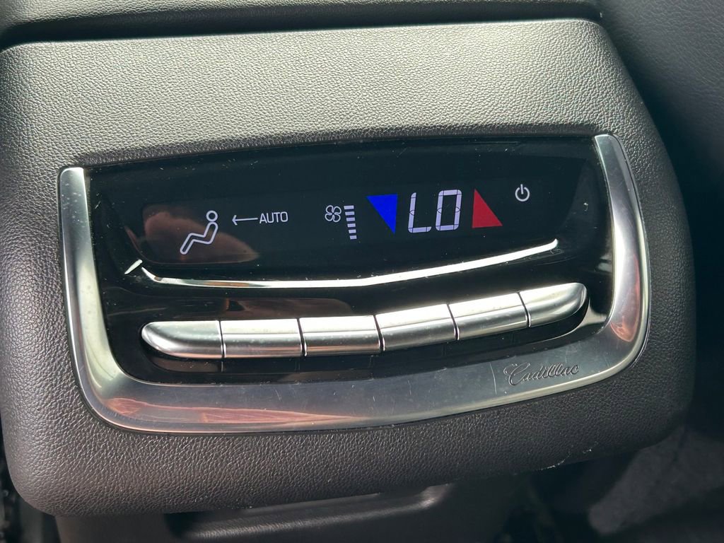 Used 2023 Cadillac XT6 Luxury FWD image 23