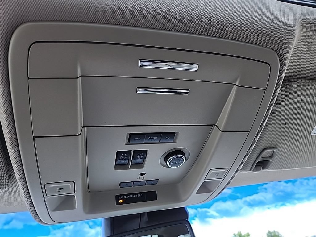 Certified 2020 Chevrolet Suburban Premier AWD/4WD image 17