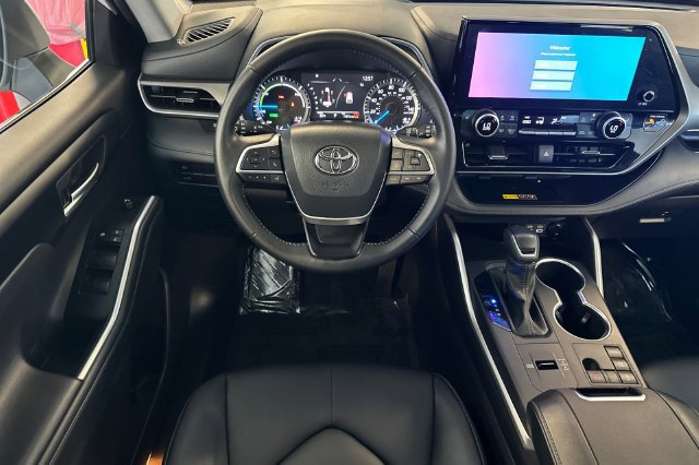 Certified 2026 Toyota Highlander XLE AWD/4WD image 18