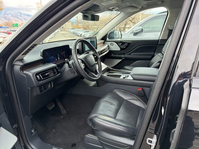 Used 2025 Lincoln Aviator Reserve w/ Equipment Group 201A AWD/4WD image 11