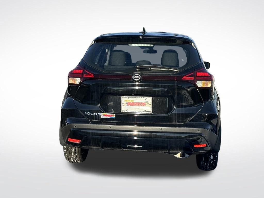 New 2025 Nissan Kicks Play S image 4