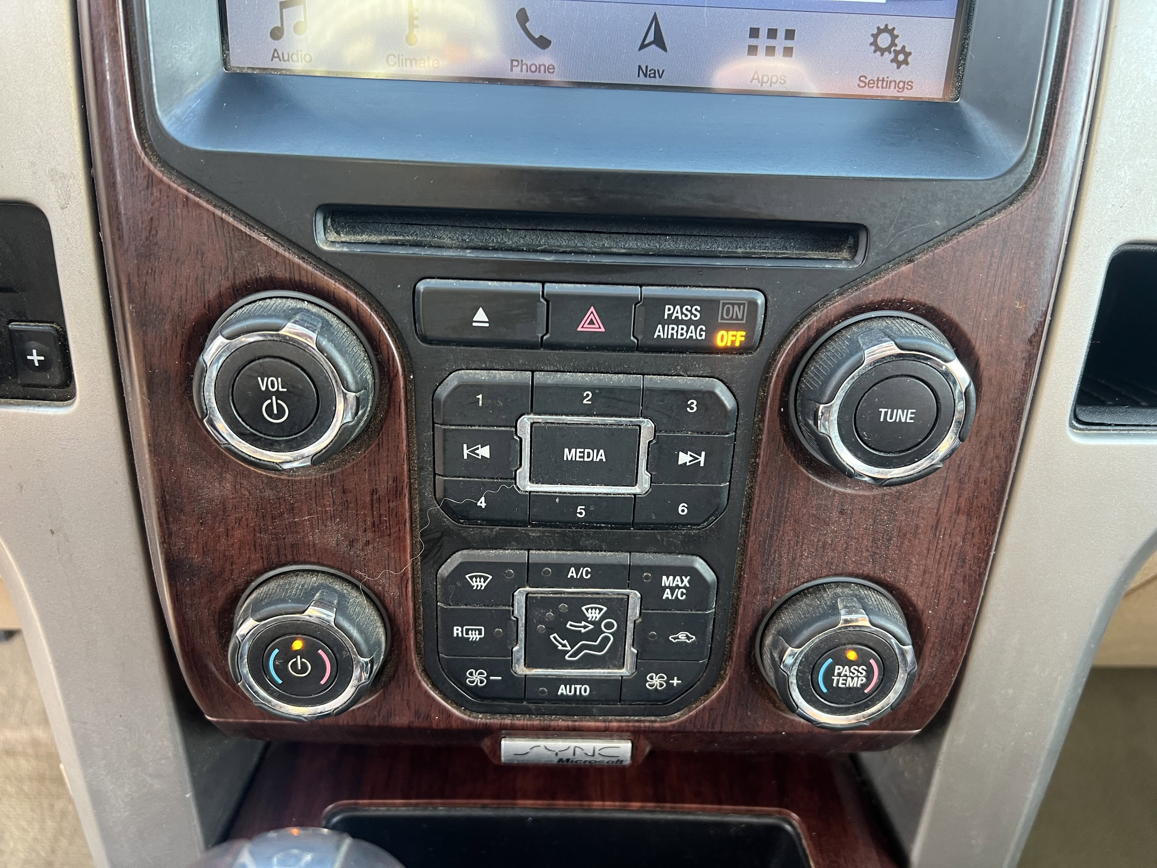 Used 2013 Ford F150 King Ranch w/ King Ranch Luxury Pkg image 24