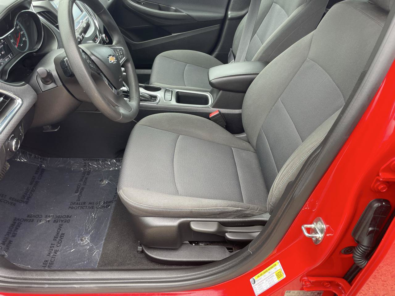 Used 2018 Chevrolet Cruze LT FWD image 29
