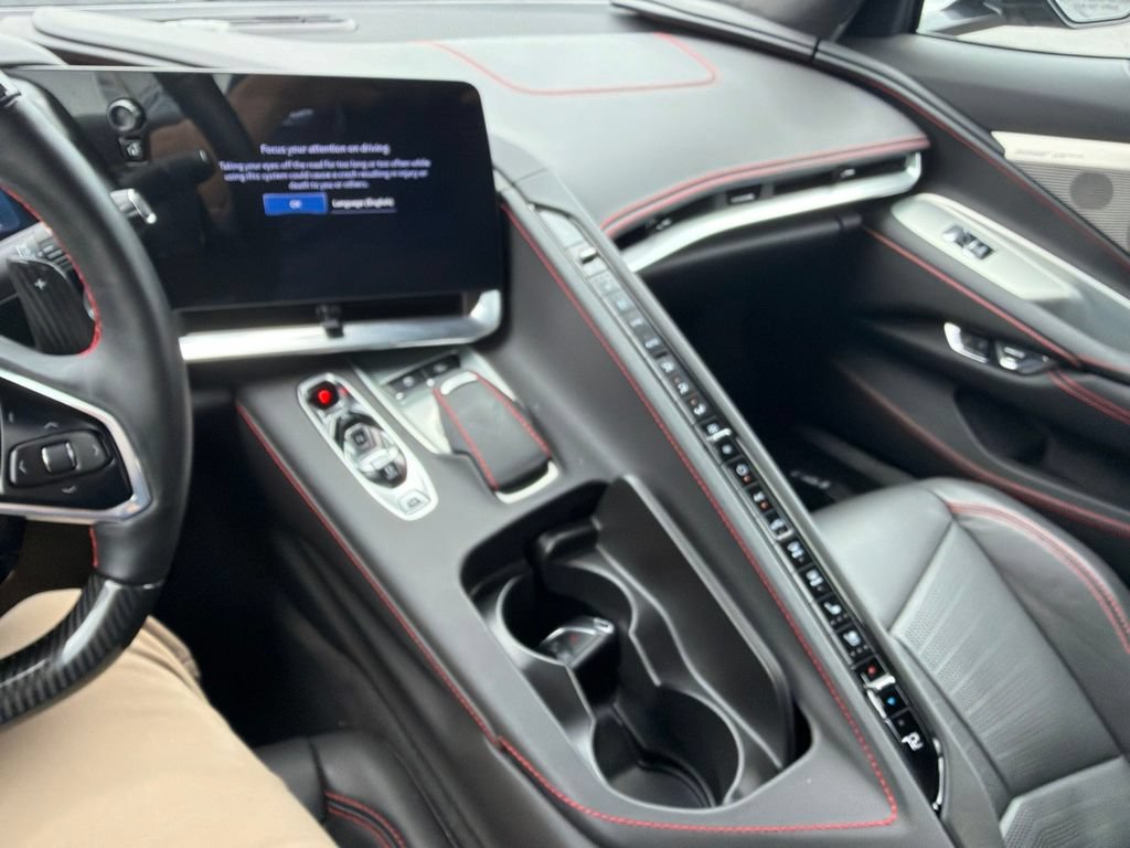 Used 2024 Chevrolet Corvette Z06 RWD image 11