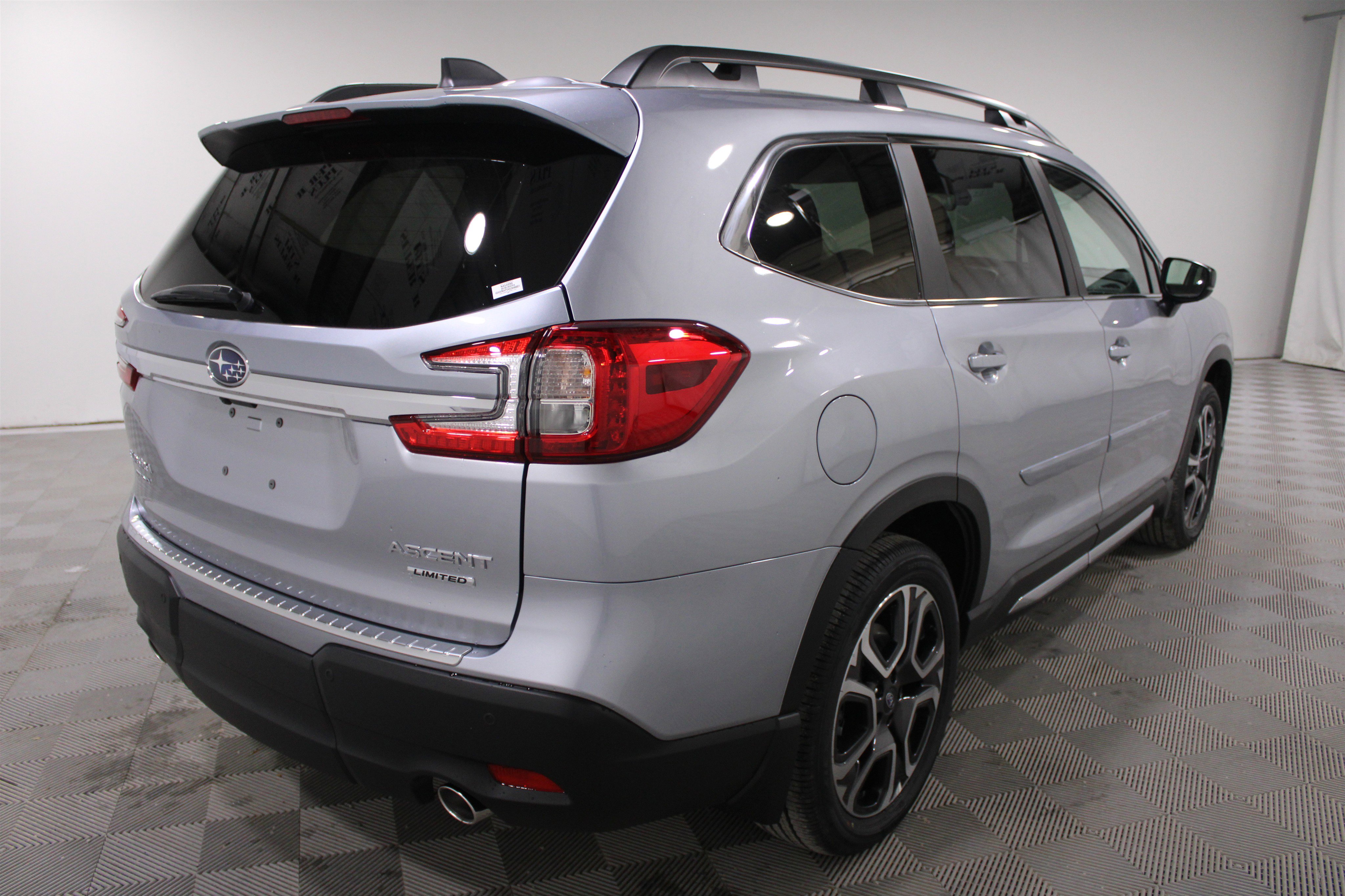 New 2025 Subaru Ascent Limited image 30