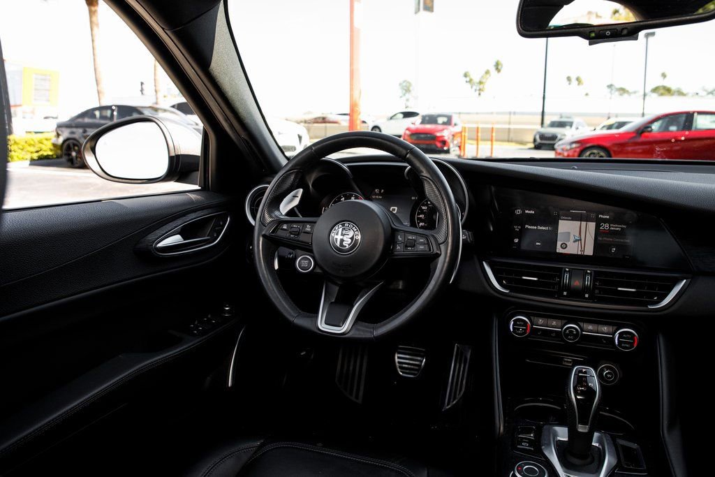 Used 2022 Alfa Romeo Giulia Sprint image 31