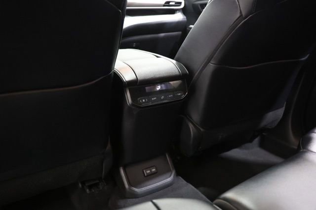 Used 2023 Toyota Highlander XLE image 31