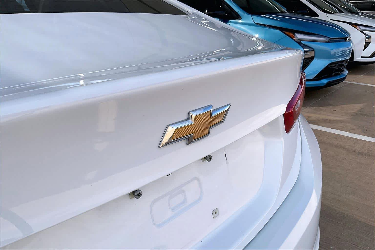 Used 2021 Chevrolet Malibu LS FWD image 30
