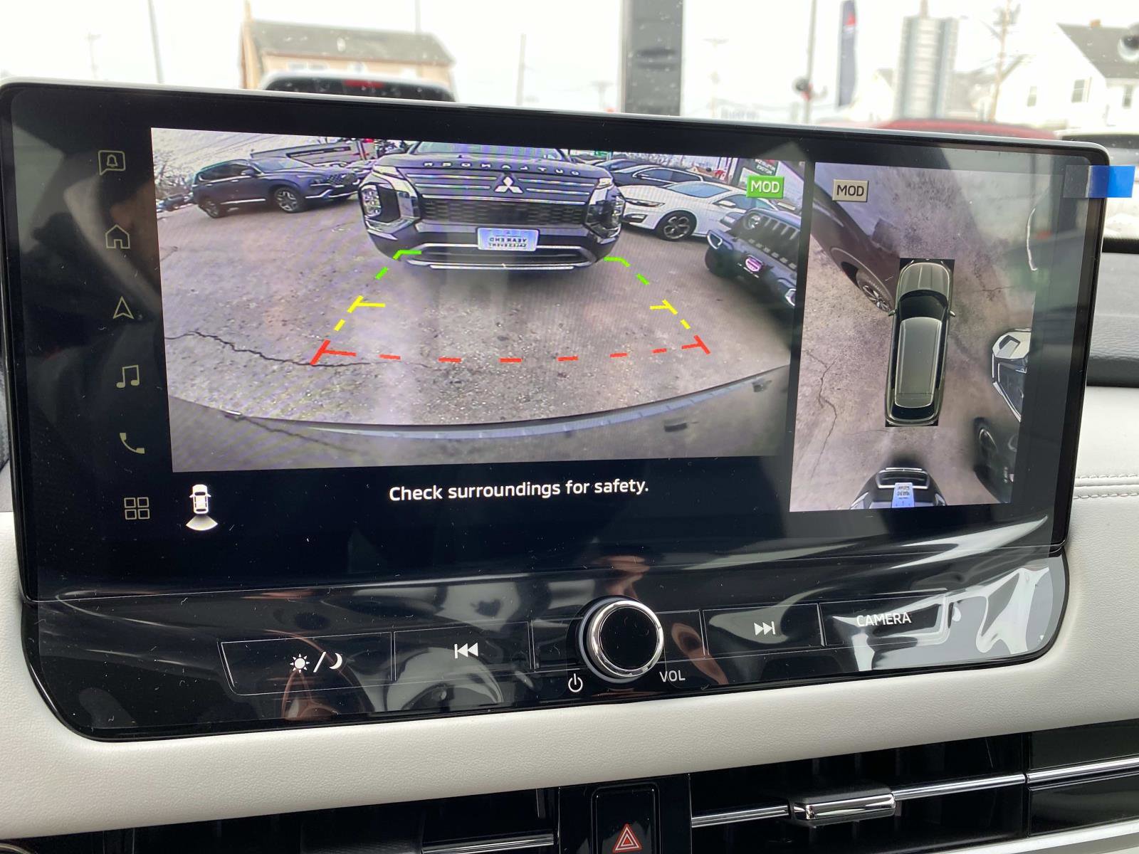 New 2026 Mitsubishi Outlander SE image 11