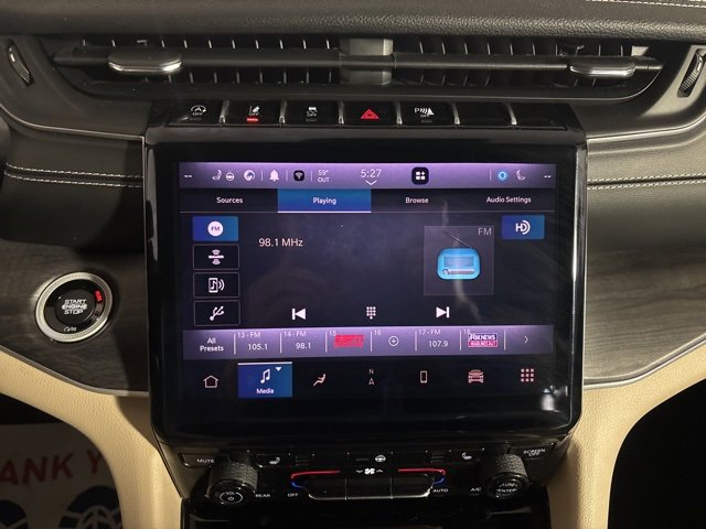 Used 2023 Jeep Grand Cherokee Limited image 40