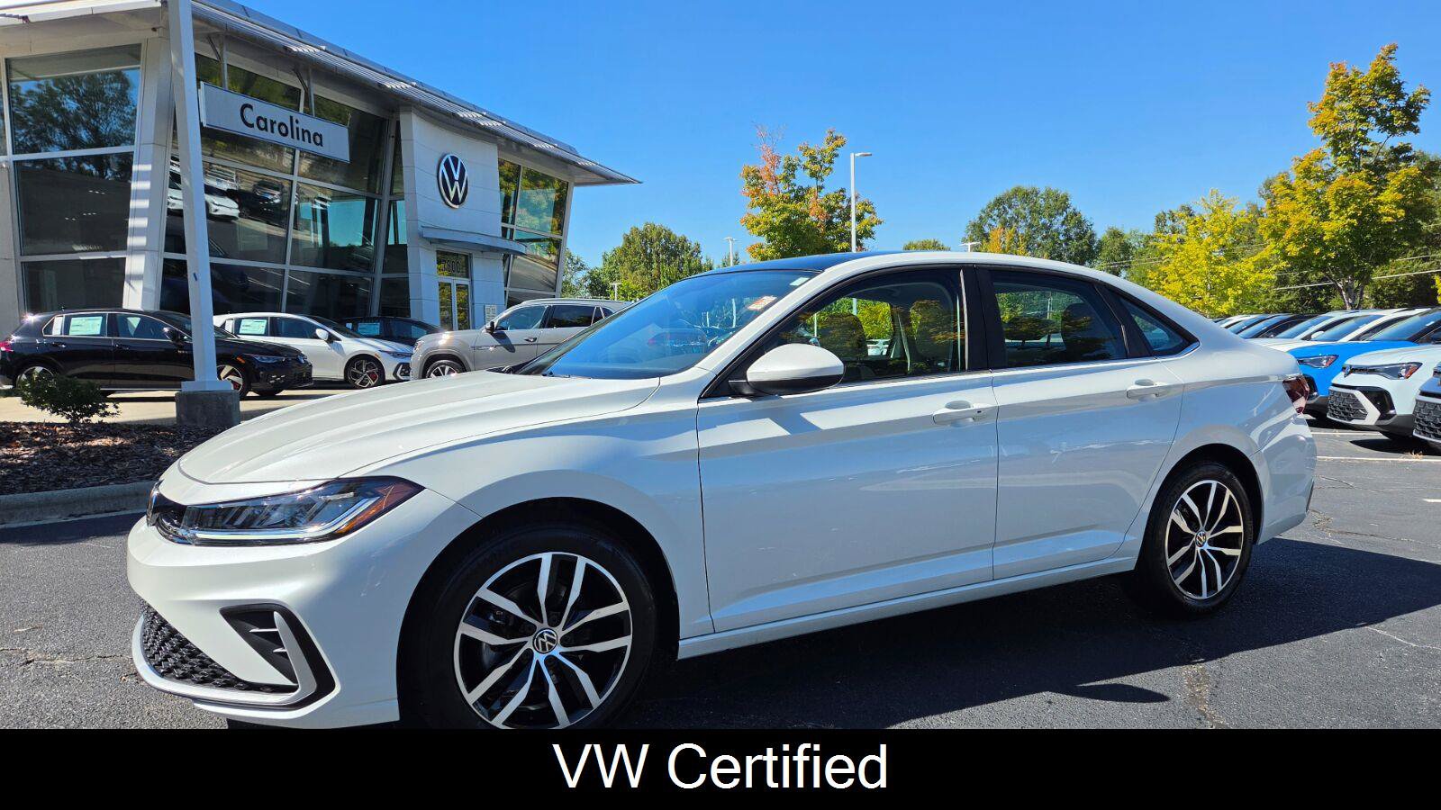 Used 2026 Volkswagen Jetta SE FWD image 1