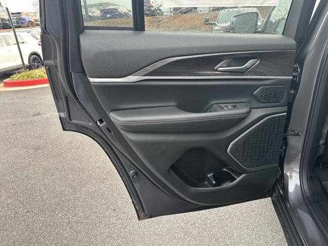 New 2026 Jeep Grand Cherokee Limited w/ Luxury Tech Group II RWD image 23
