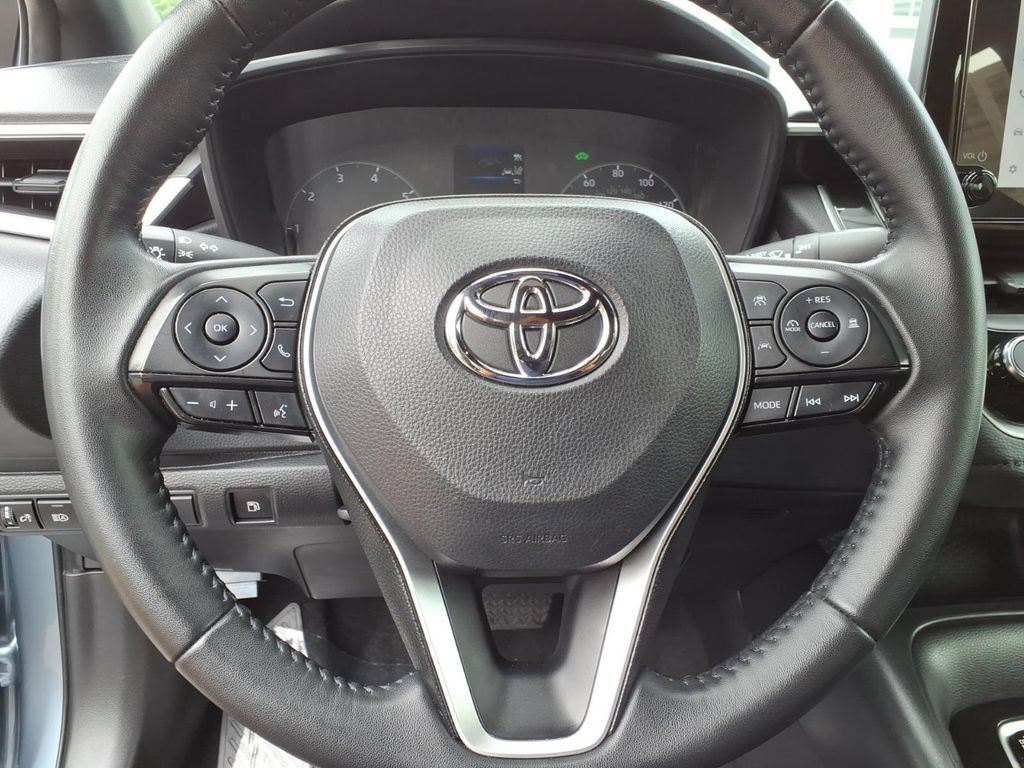 Used 2025 Toyota Corolla SE w/ Convenience Package FWD image 21