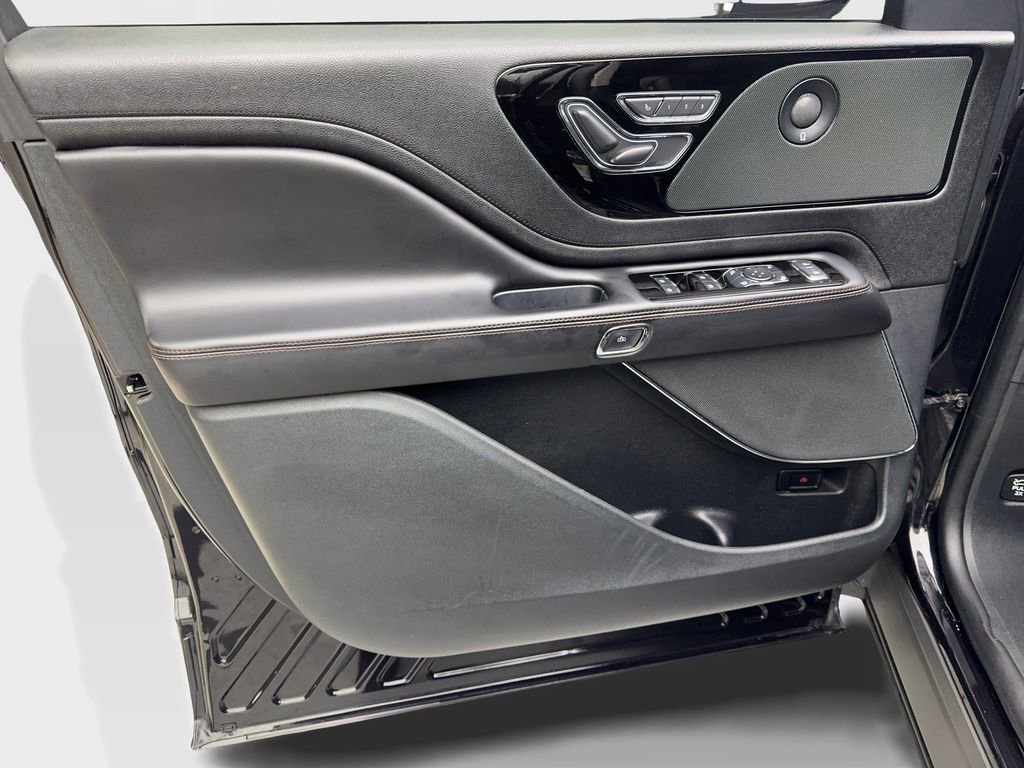 Used 2024 Lincoln Aviator Reserve w/ Equipment Group 201A image 28