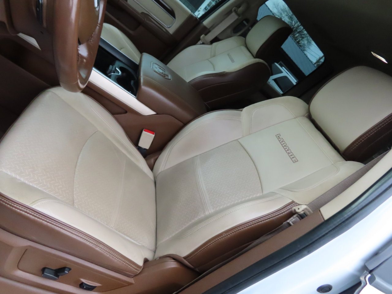 Used 2022 RAM 2500 Laramie image 32