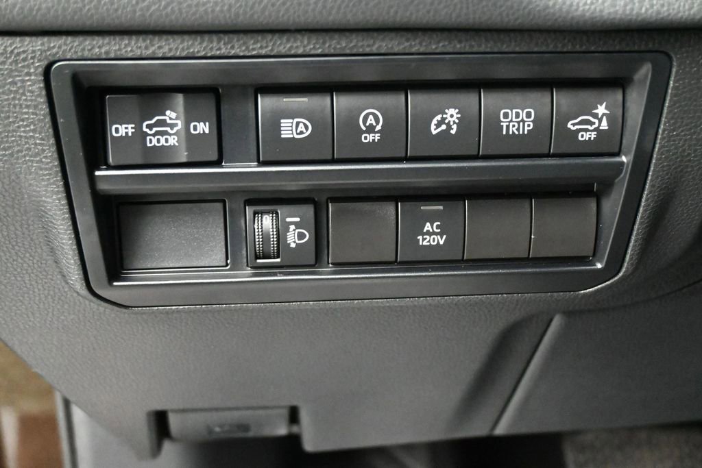 Used 2023 Toyota Tundra Limited w/ Power Package AWD/4WD image 6