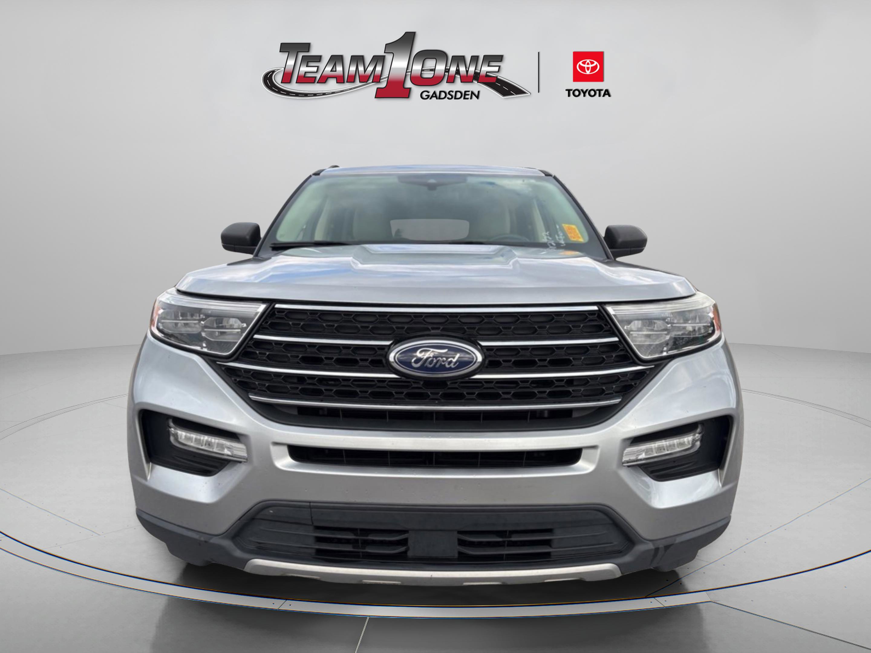 Used 2021 Ford Explorer XLT w/ Equipment Group 202A image 4