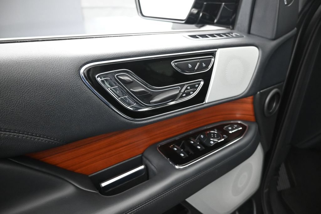 Used 2023 Lincoln Navigator L Reserve AWD/4WD image 9