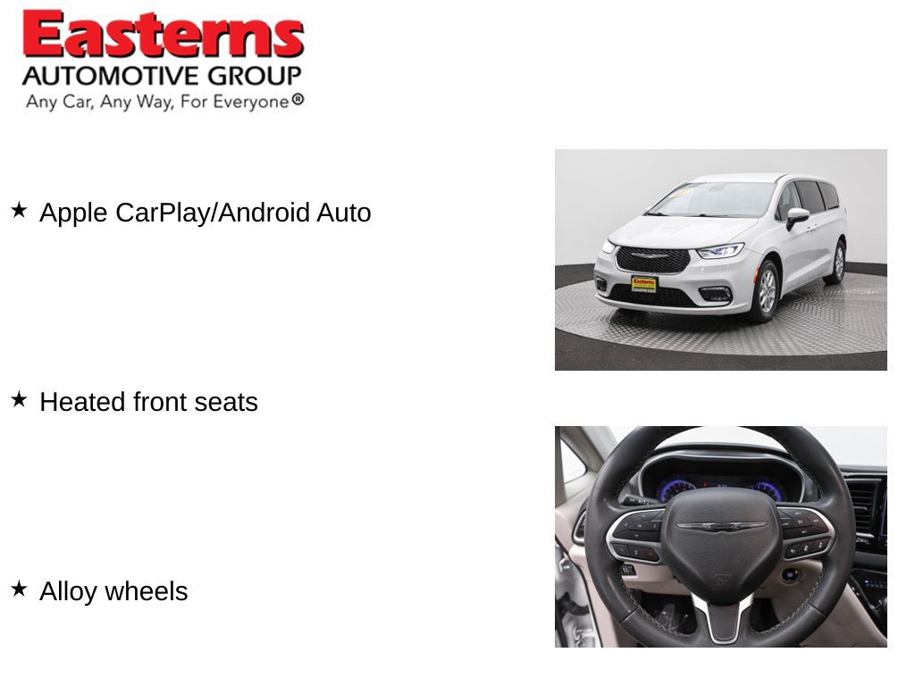 Used 2023 Chrysler Pacifica Touring-L FWD image 12