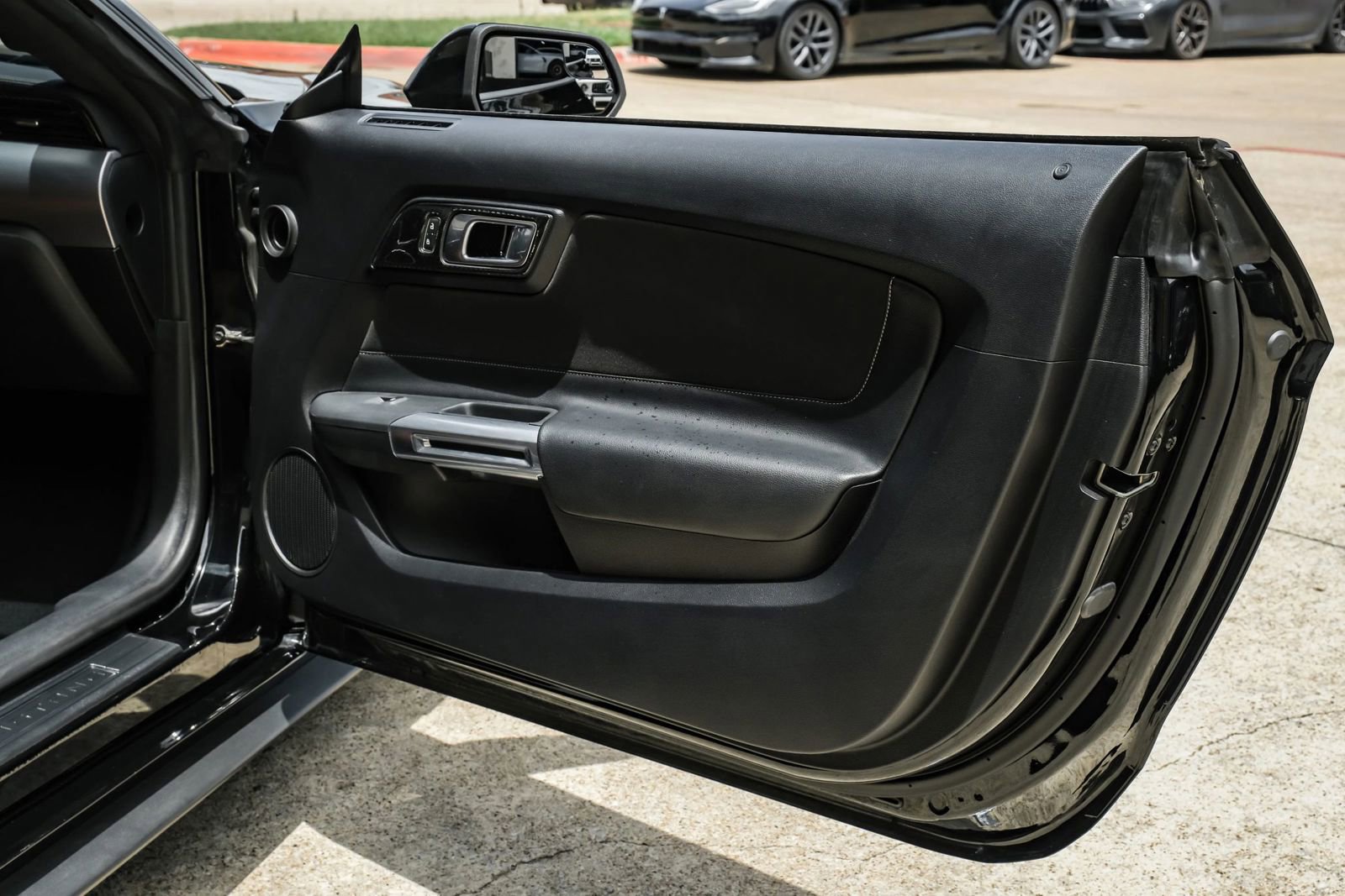 Used 2018 Ford Mustang GT RWD image 37