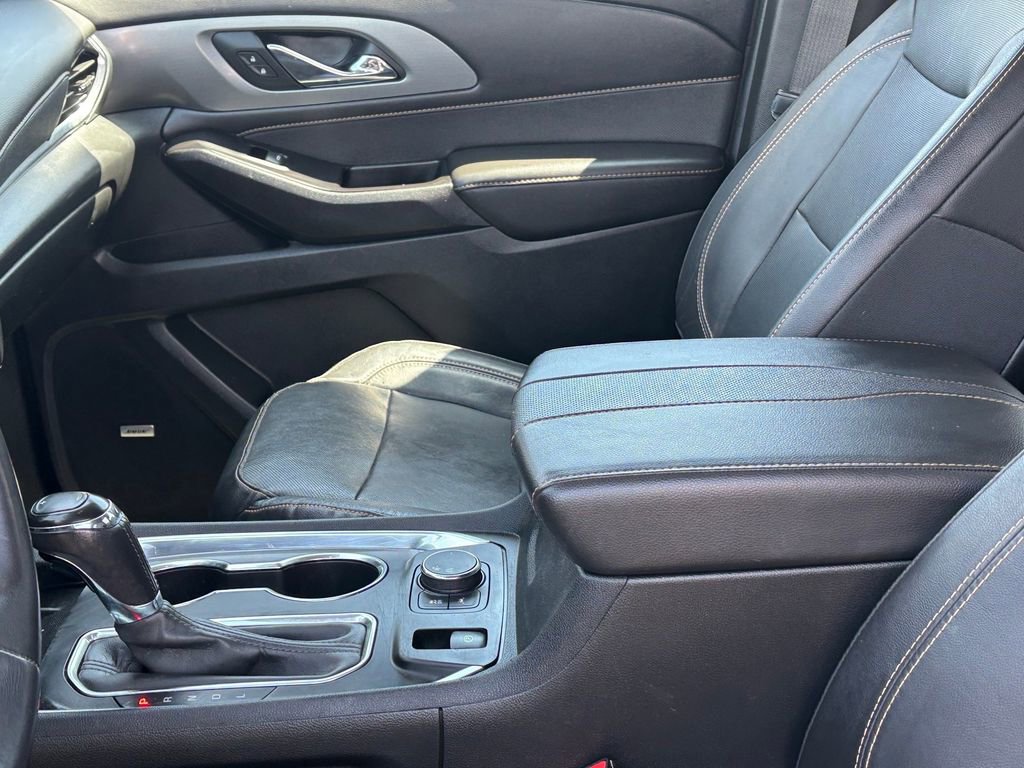 Used 2020 Chevrolet Traverse Premier w/ Redline Edition FWD image 11