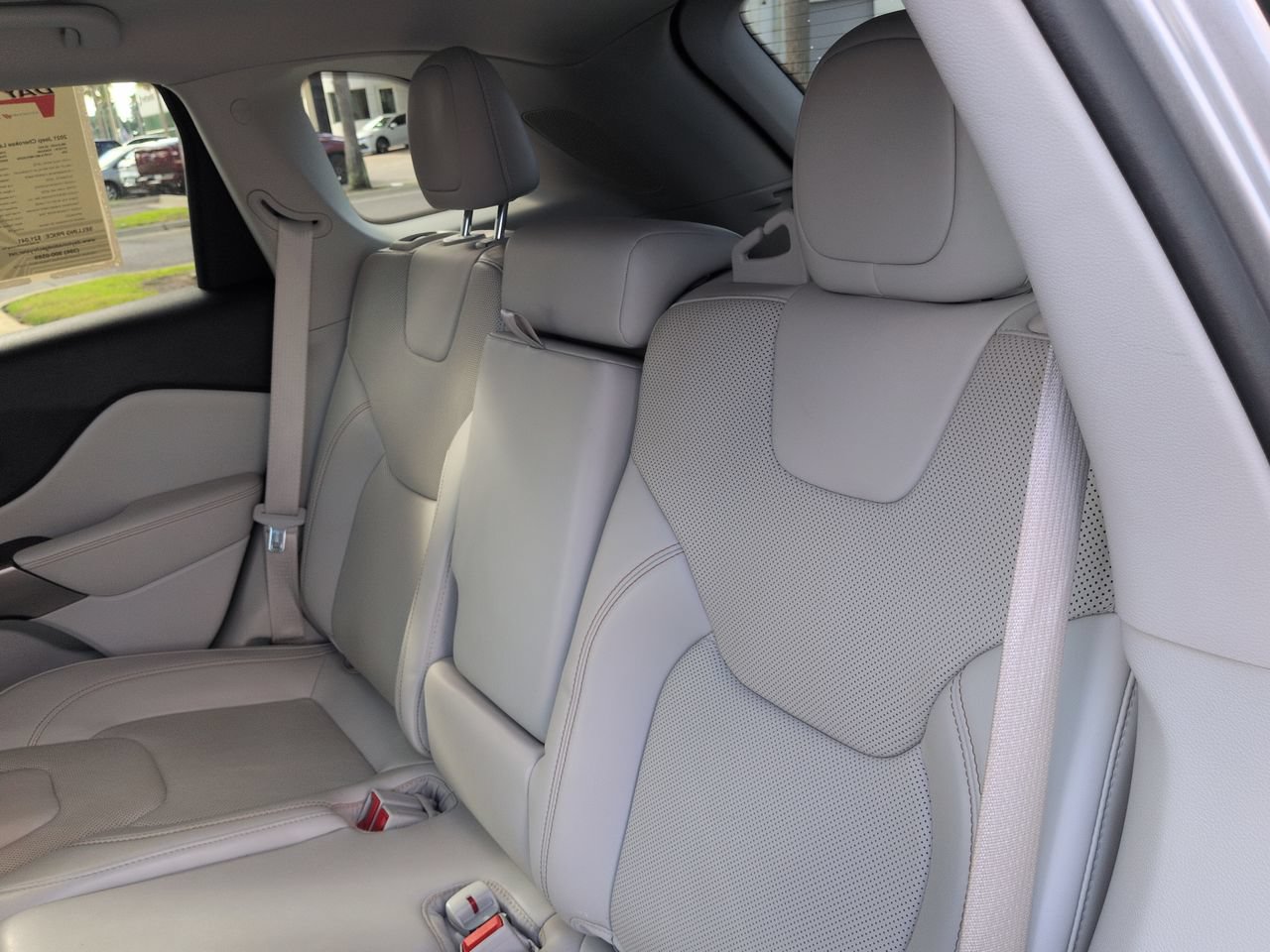 Used 2021 Jeep Cherokee Latitude Lux FWD image 13