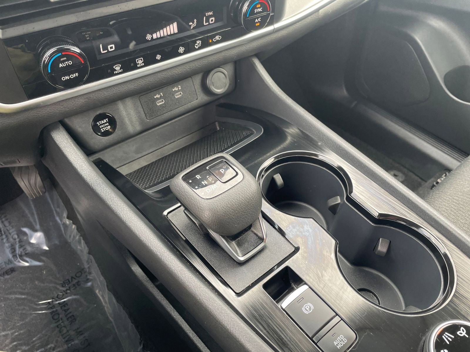 Used 2025 Nissan Rogue SV image 43