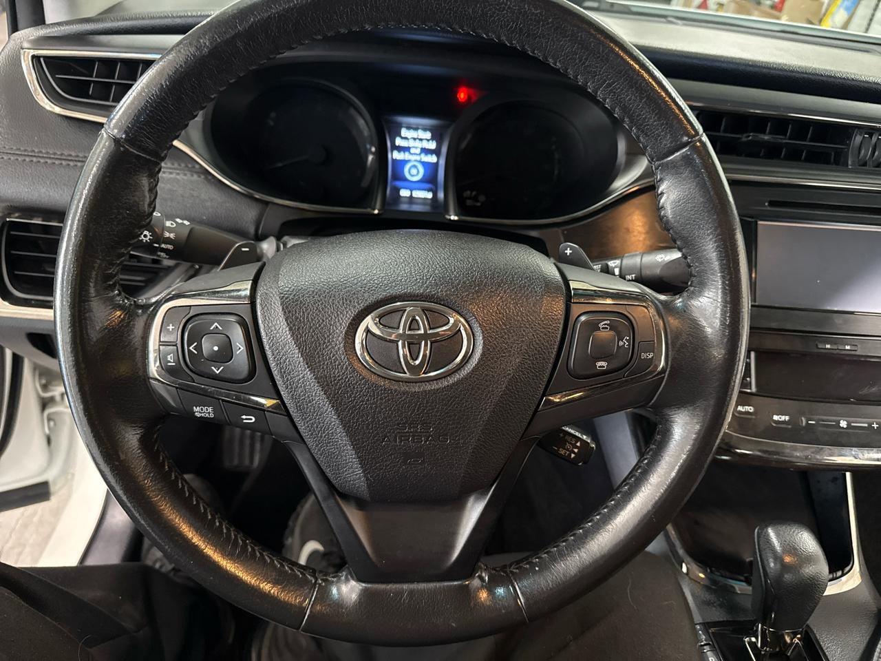 Used 2015 Toyota Avalon XLE FWD image 13