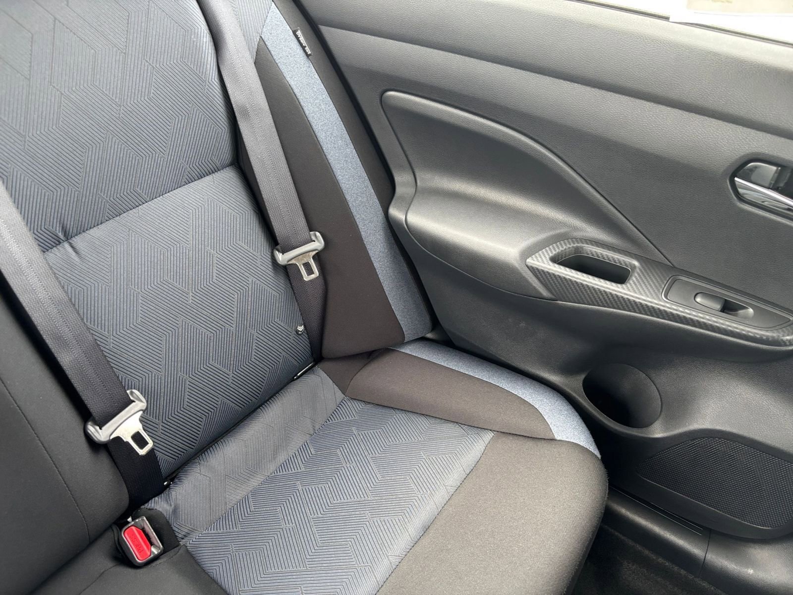 Used 2025 Nissan Versa SV FWD image 35